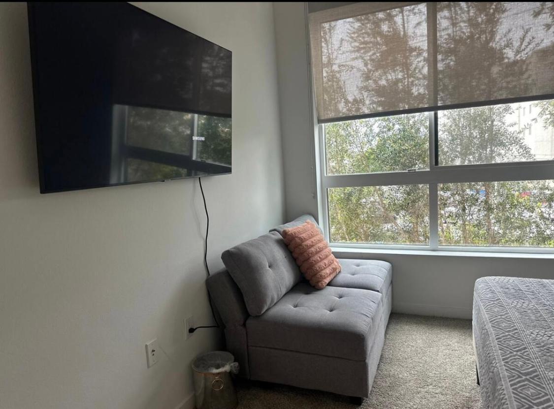 Apartment Walk Of Fame Upscale Hollywood 2bedroom 2bath Pool, Sky Lounge, Free Parking